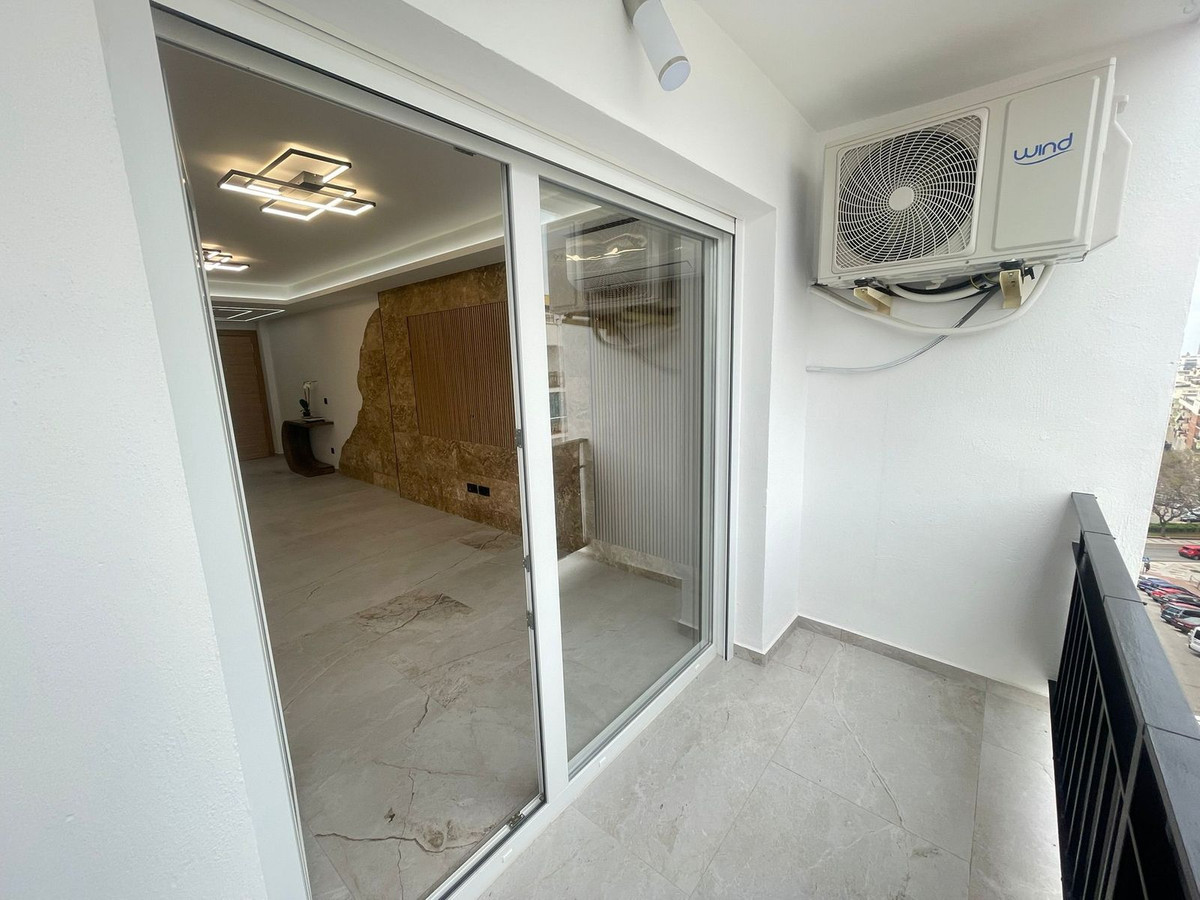 3 Bed Apartment for sale in Estepona Costa Del Sol, Málaga, Spain