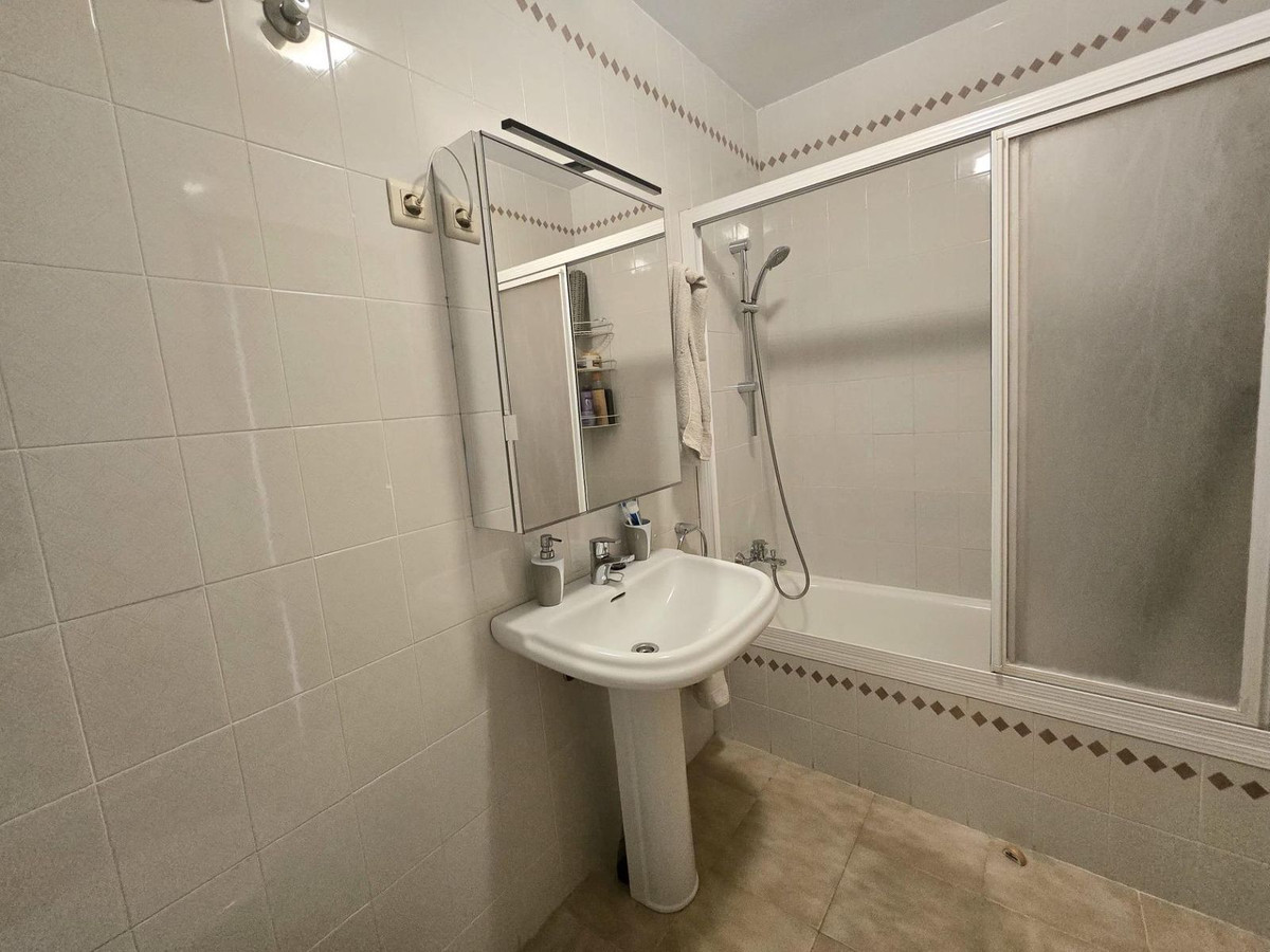 Se vende Pareada de 4 dormitorios en Costa Del Sol, Málaga, España