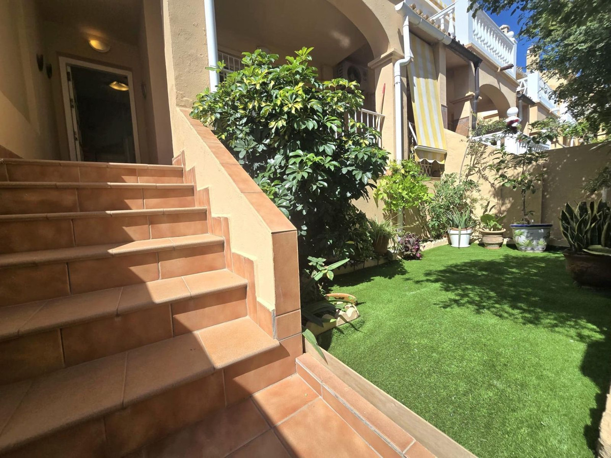 Se vende Pareada de 4 dormitorios en Costa Del Sol, Málaga, España