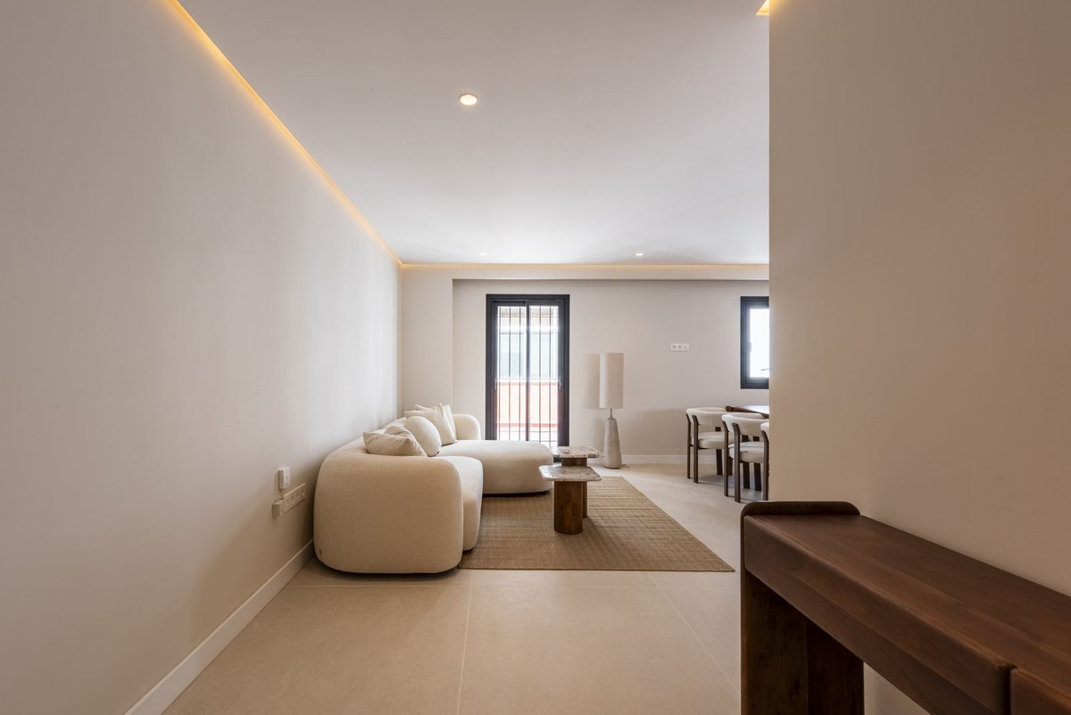4 Bed Apartment for sale in Estepona Costa Del Sol, Málaga, Spain