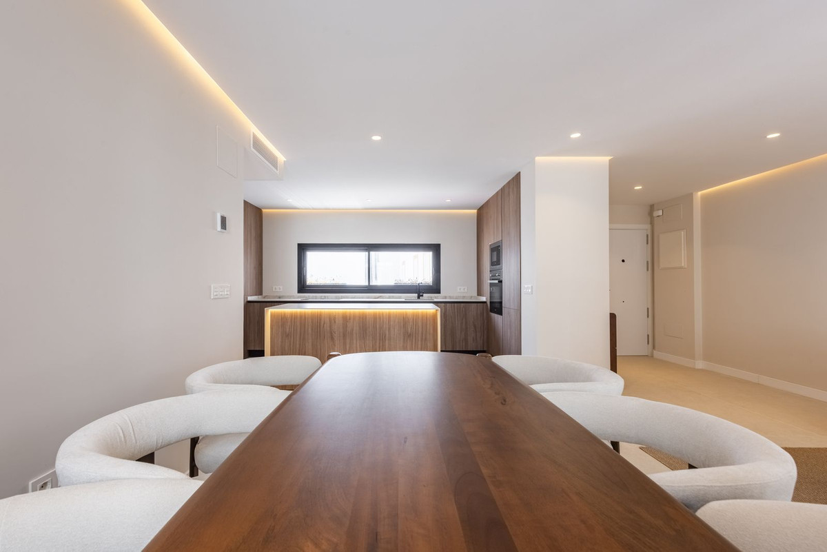4 Bed Apartment for sale in Estepona Costa Del Sol, Málaga, Spain