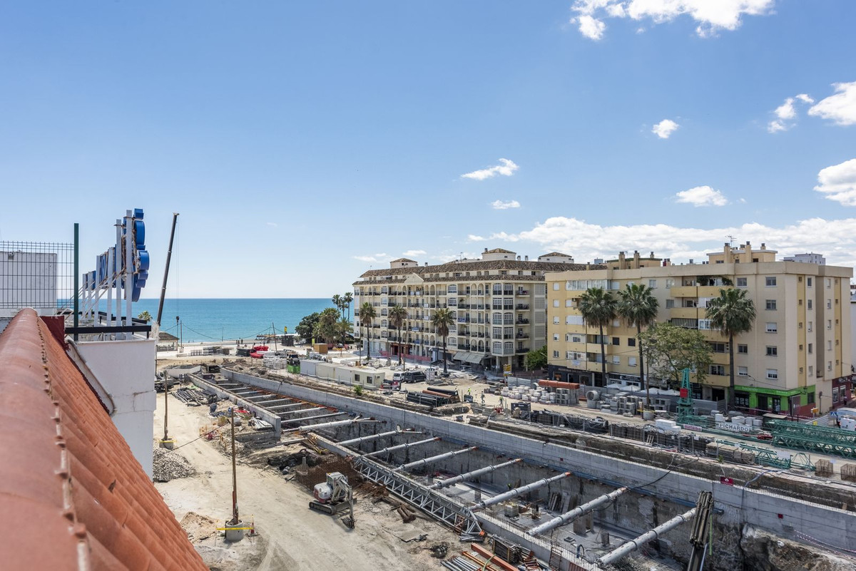 4 Bed Apartment for sale in Estepona Costa Del Sol, Málaga, Spain
