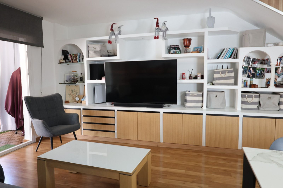 3 Bed Apartment for sale in Calahonda Costa Del Sol, Málaga, Spain