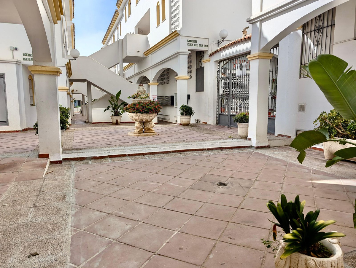 3 Bed Apartment for sale in Calahonda Costa Del Sol, Málaga, Spain
