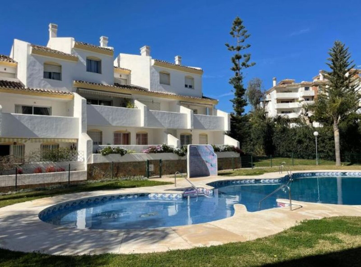 3 Bed Apartment for sale in Calahonda Costa Del Sol, Málaga, Spain
