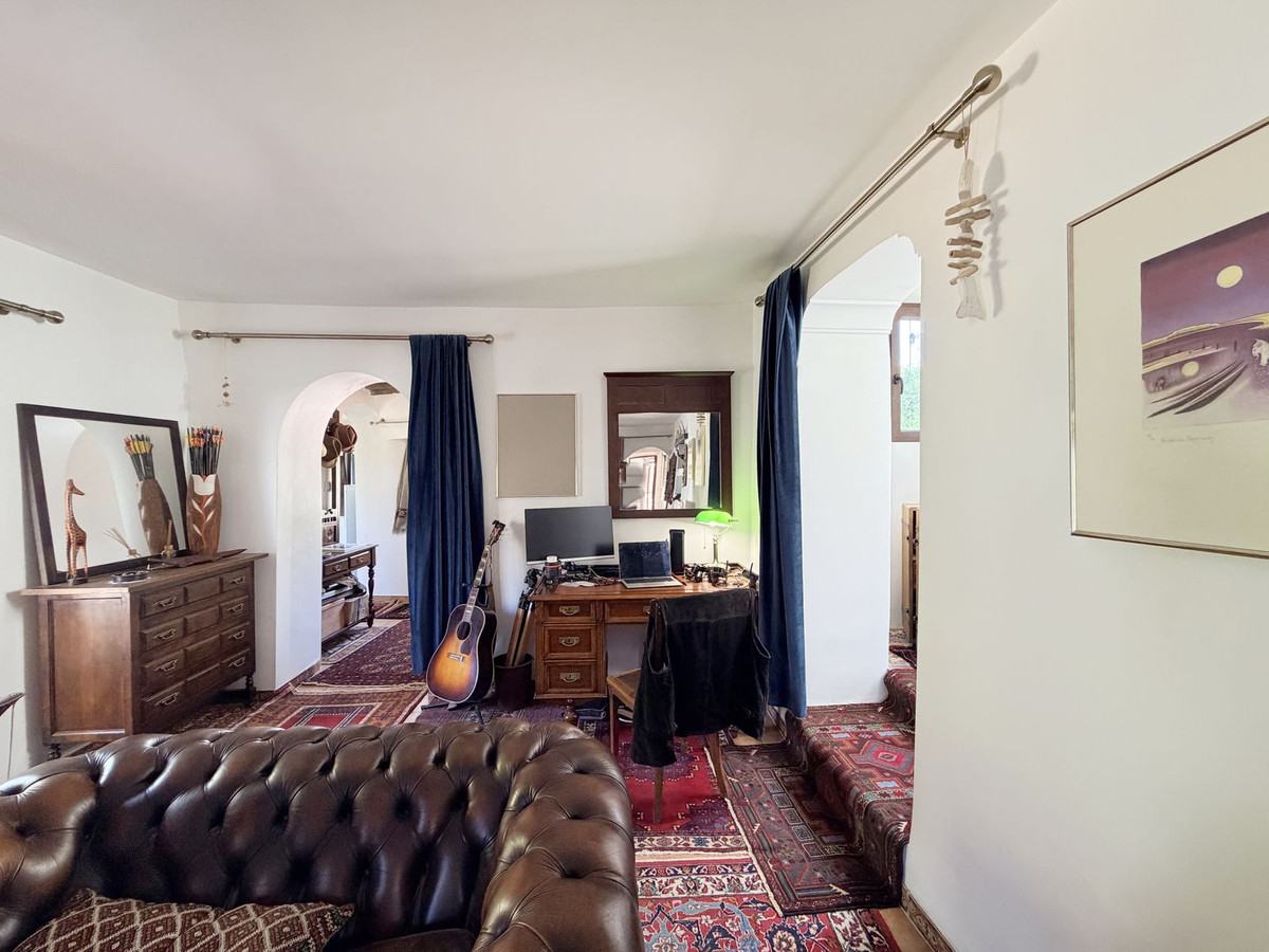 4 Bed Townhouse for sale in Casares Costa Del Sol, Málaga, Spain
