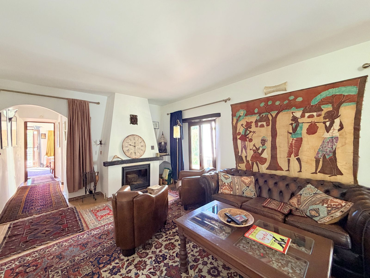 4 Bed Townhouse for sale in Casares Costa Del Sol, Málaga, Spain