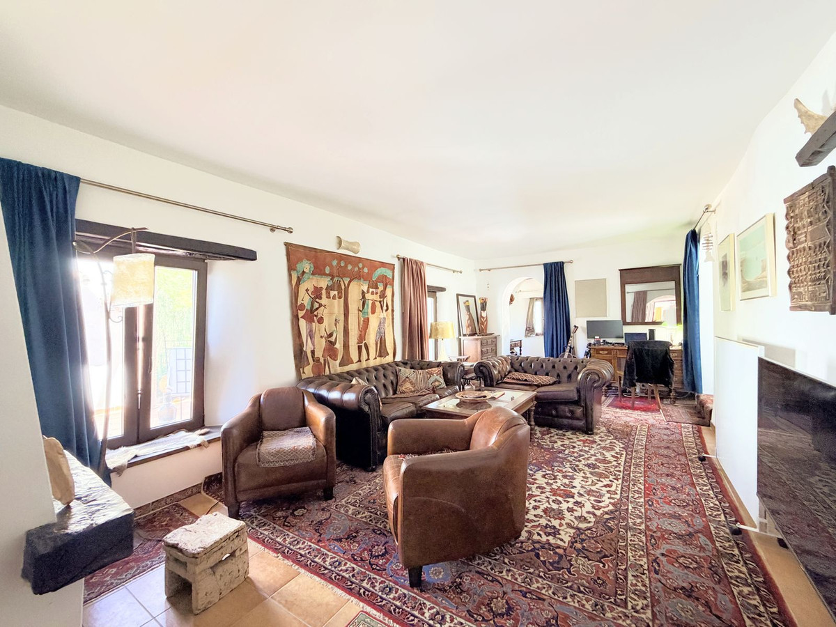4 Bed Townhouse for sale in Casares Costa Del Sol, Málaga, Spain