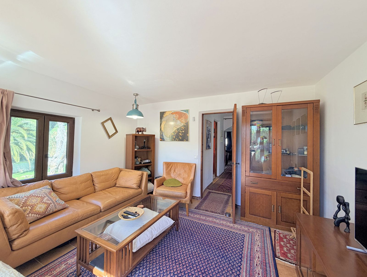 4 Bed Townhouse for sale in Casares Costa Del Sol, Málaga, Spain
