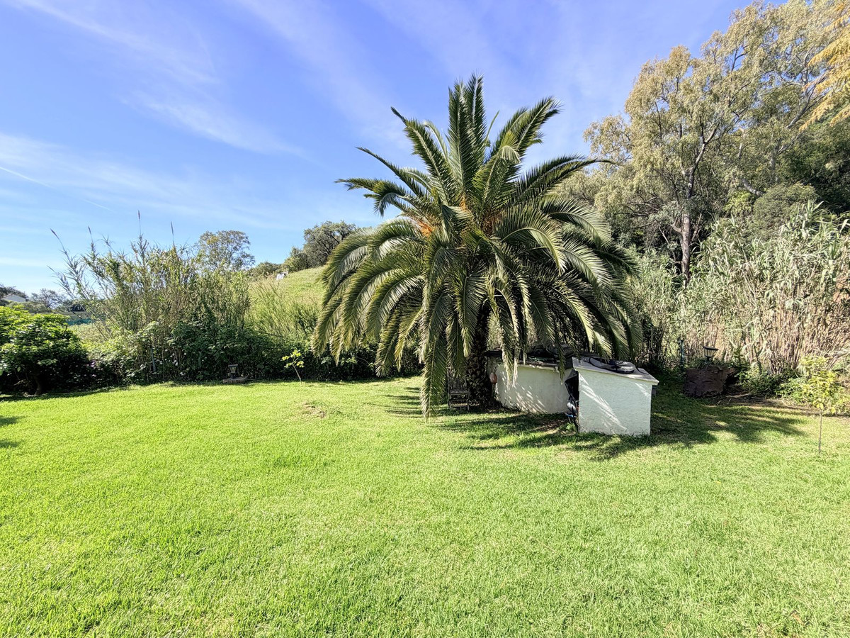 4 Bed Townhouse for sale in Casares Costa Del Sol, Málaga, Spain