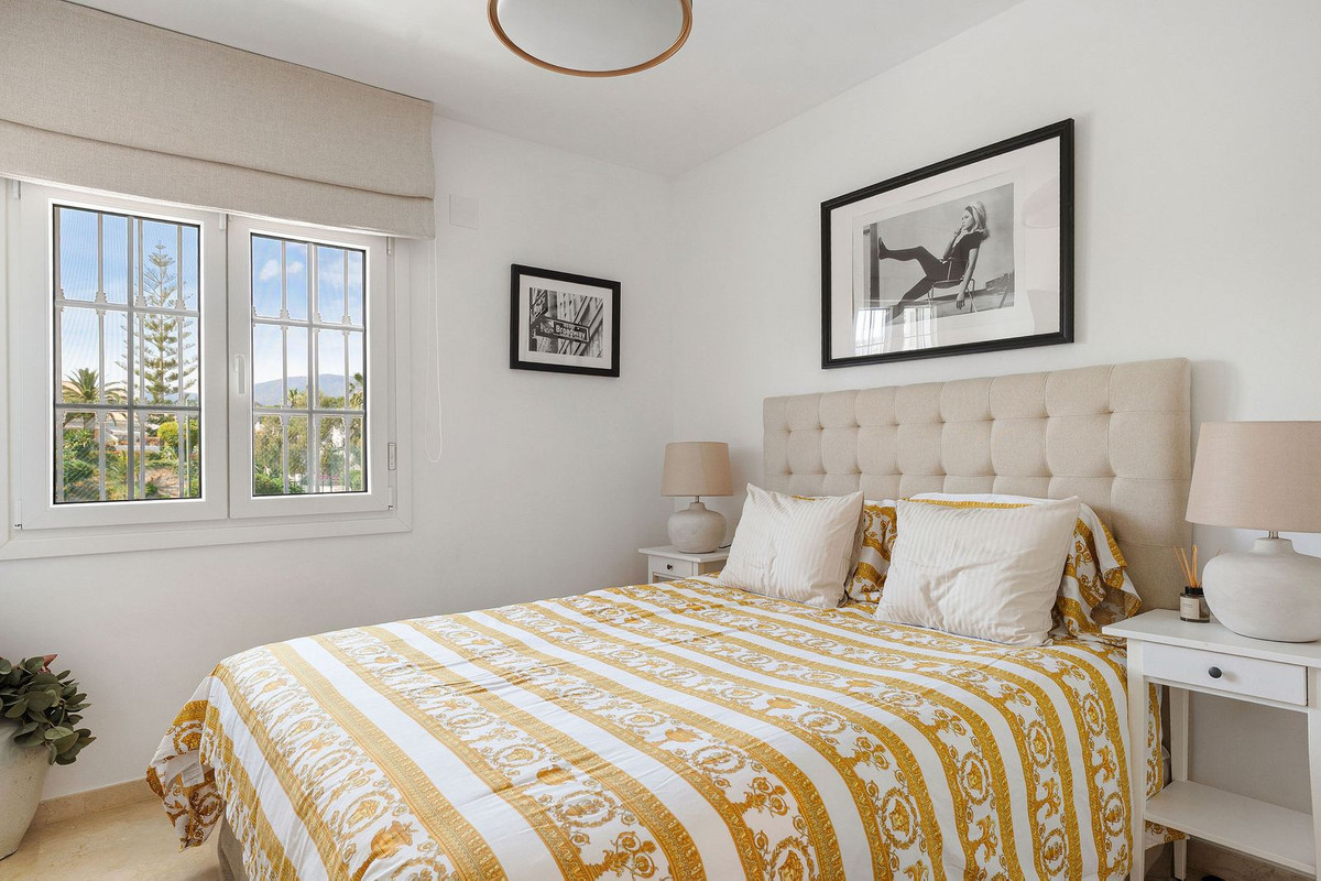 4 Bed Townhouse for sale in Nueva Andalucía Costa Del Sol, Málaga, Spain
