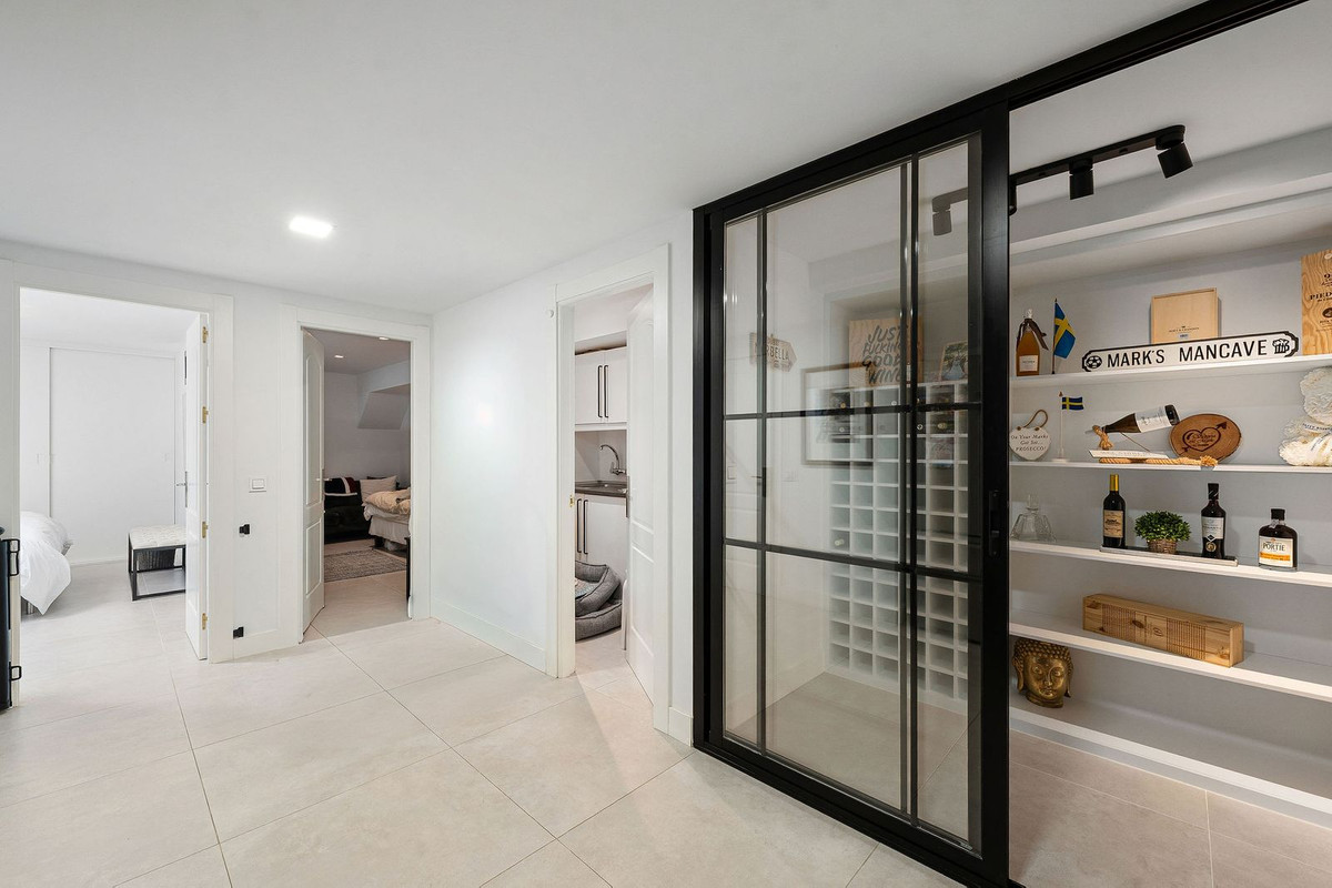 4 Bed Townhouse for sale in Nueva Andalucía Costa Del Sol, Málaga, Spain