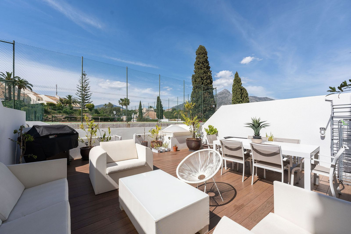 4 Bed Townhouse for sale in Nueva Andalucía Costa Del Sol, Málaga, Spain