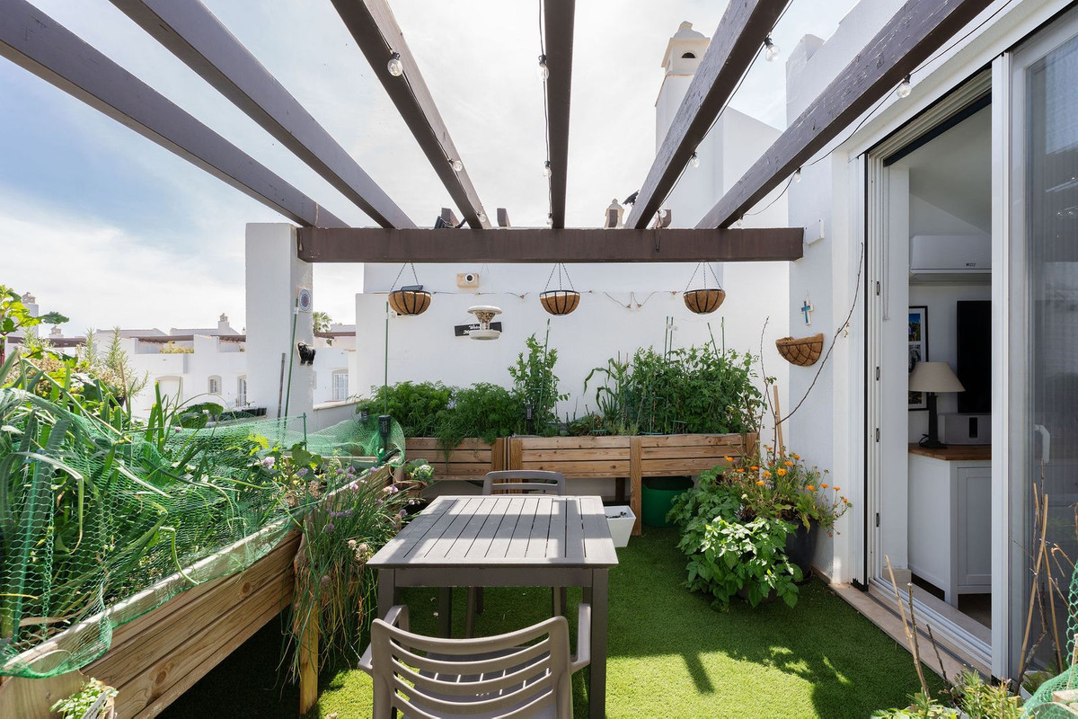 4 Bed Townhouse for sale in Nueva Andalucía Costa Del Sol, Málaga, Spain