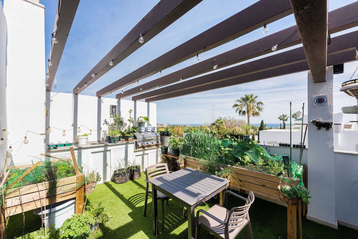 4 Bed Townhouse for sale in Nueva Andalucía Costa Del Sol, Málaga, Spain