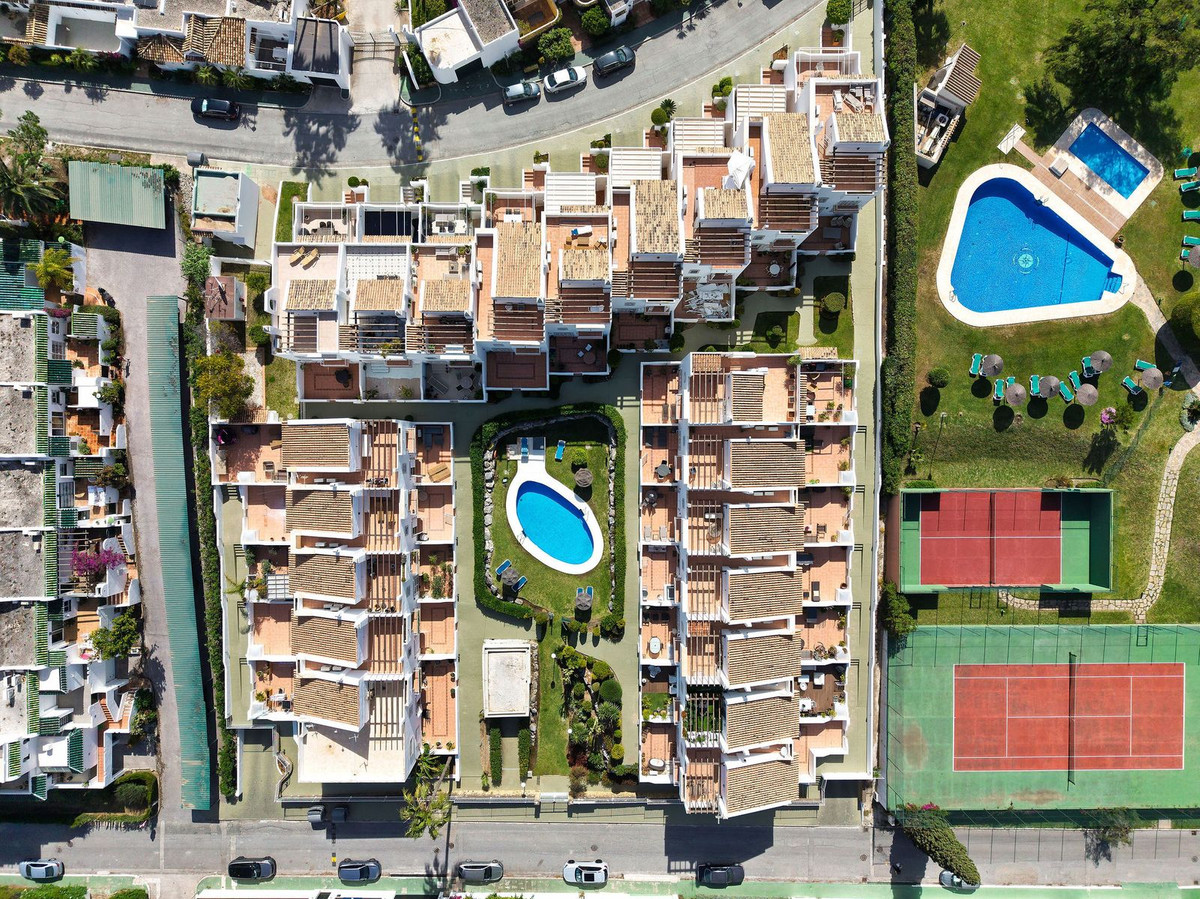 4 Bed Townhouse for sale in Nueva Andalucía Costa Del Sol, Málaga, Spain