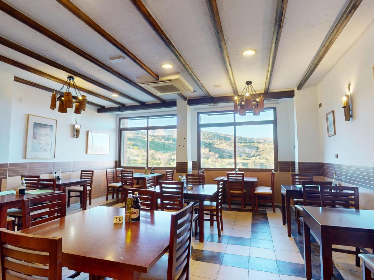 Commercial unit for sale in Benalmadena Costa Del Sol, Málaga, Spain