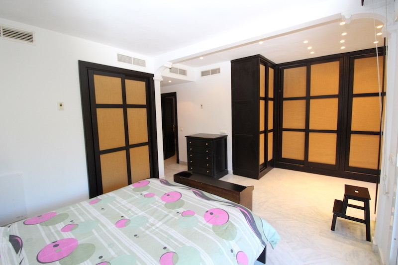 4 Bed Townhouse for sale in The Golden Mile Costa Del Sol, Málaga, Spain