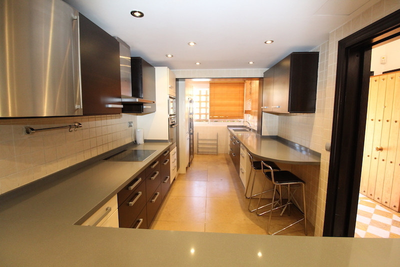4 Bed Townhouse for sale in The Golden Mile Costa Del Sol, Málaga, Spain