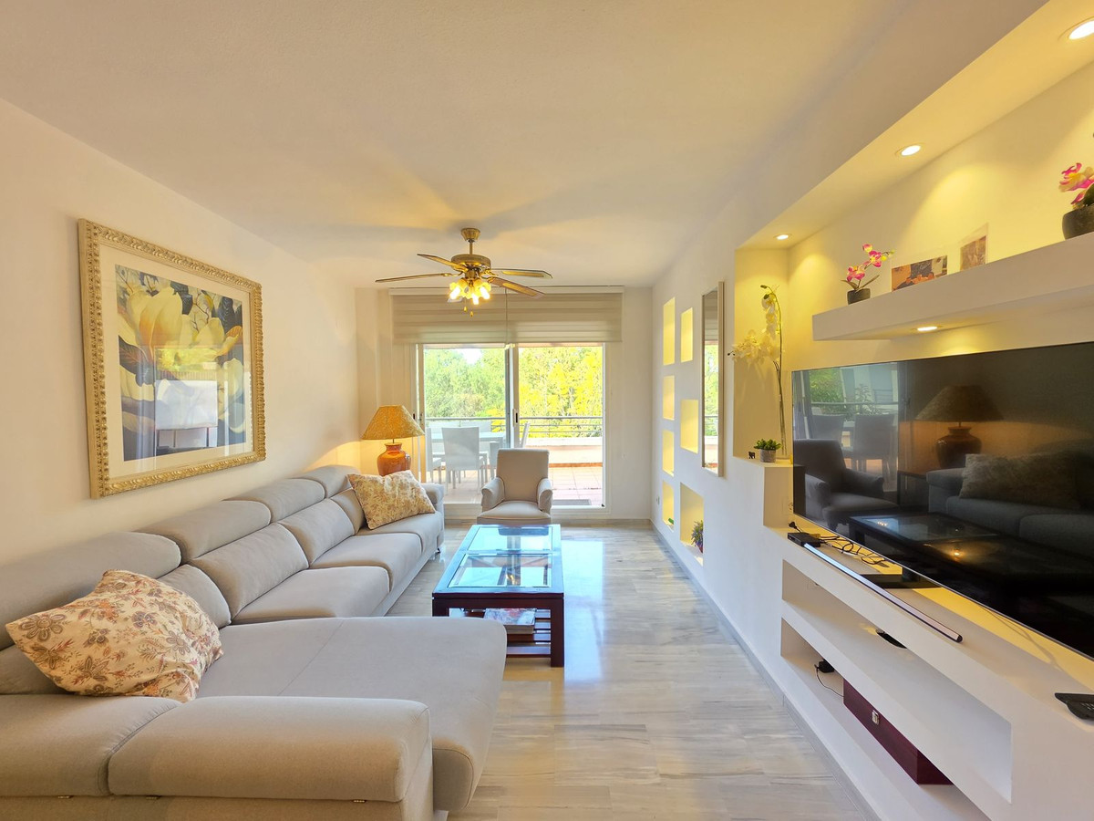 3 Bed Apartment for sale in Benahavís Costa Del Sol, Málaga, Spain