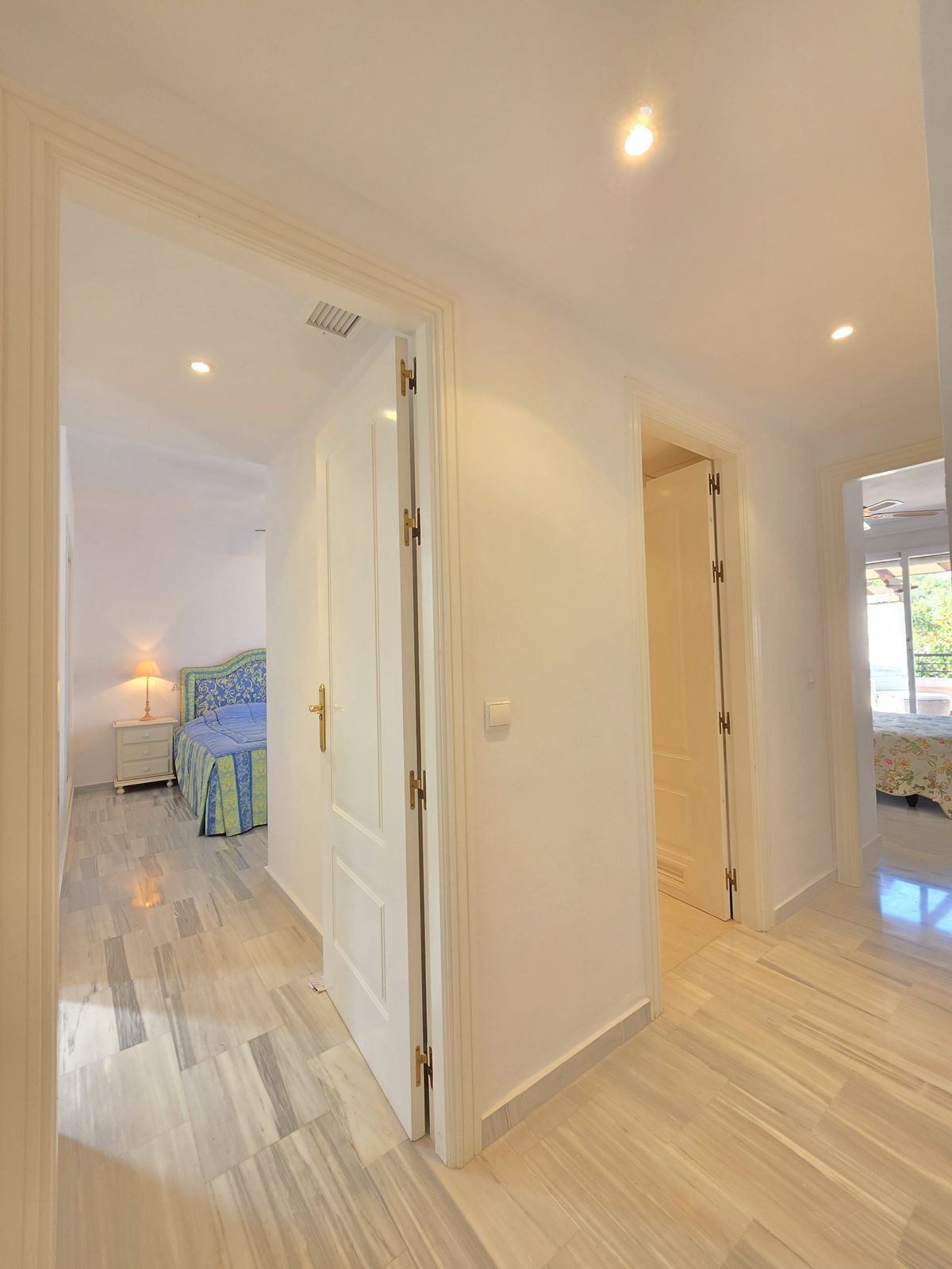 3 Bed Apartment for sale in Benahavís Costa Del Sol, Málaga, Spain