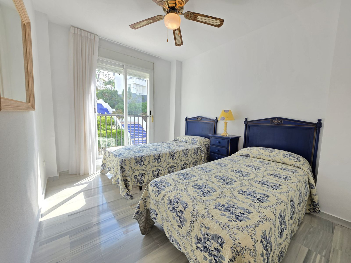 3 Bed Apartment for sale in Benahavís Costa Del Sol, Málaga, Spain