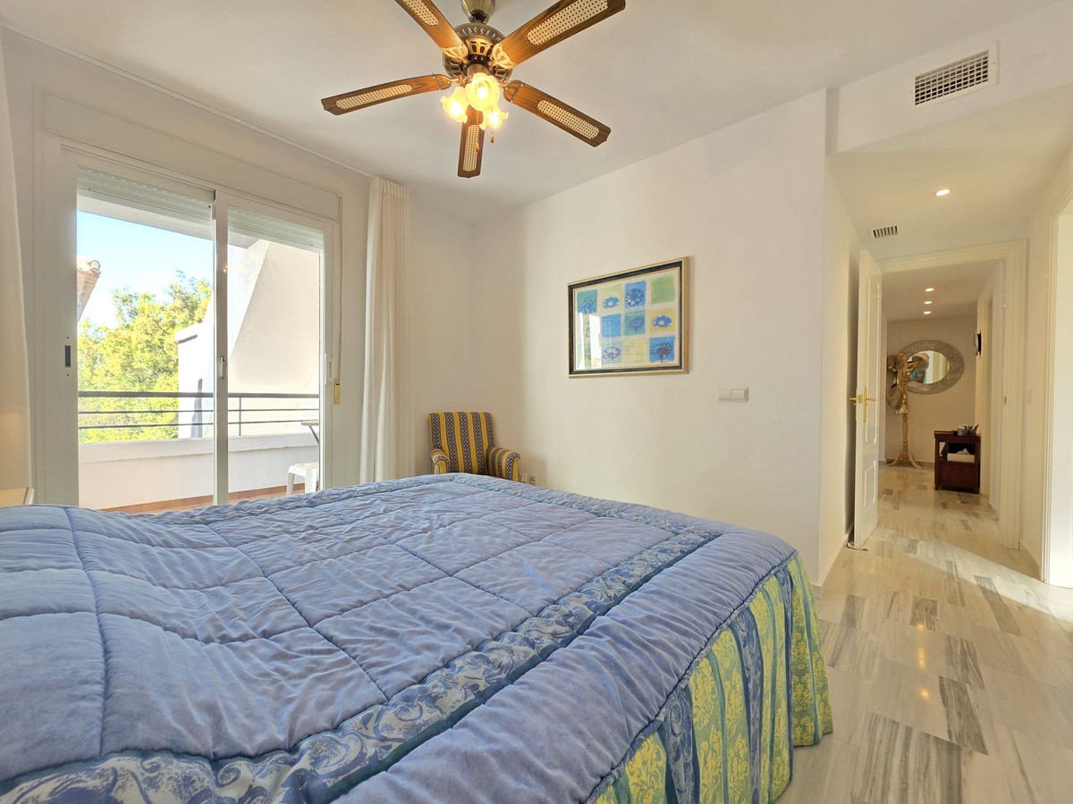 3 Bed Apartment for sale in Benahavís Costa Del Sol, Málaga, Spain