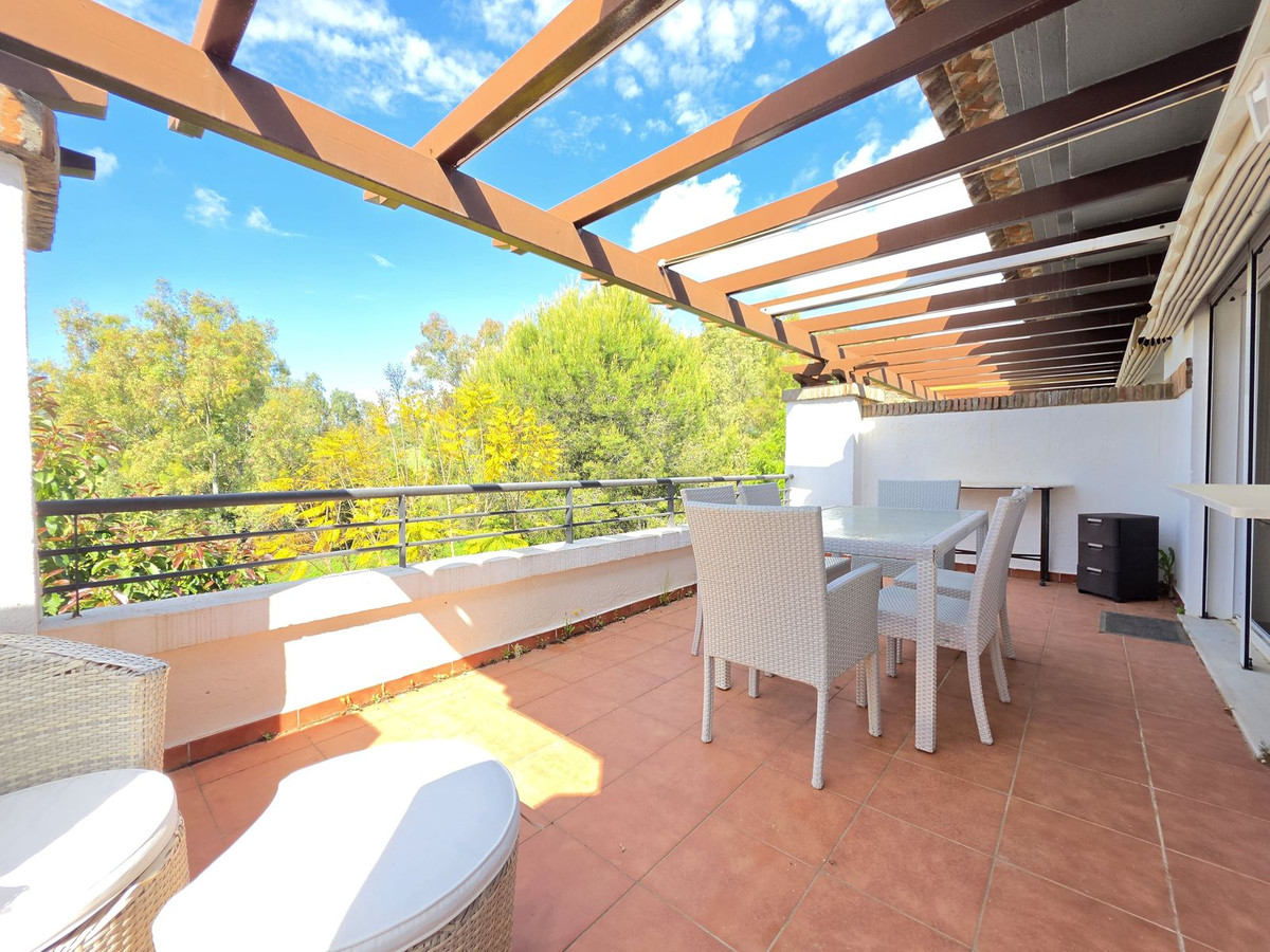 3 Bed Apartment for sale in Benahavís Costa Del Sol, Málaga, Spain