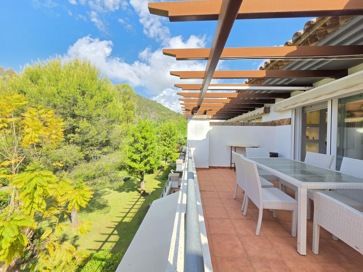 3 Bed Apartment for sale in Benahavís Costa Del Sol, Málaga, Spain