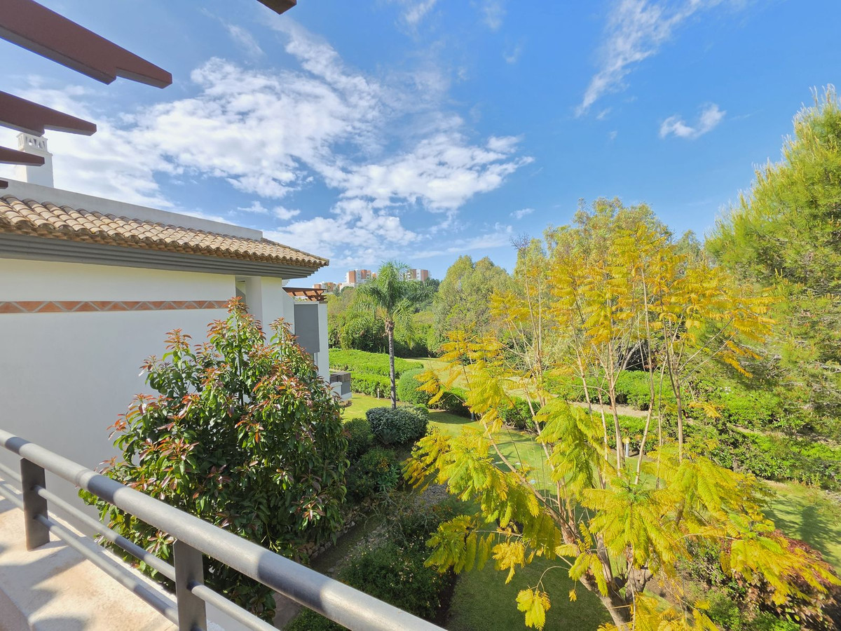 3 Bed Apartment for sale in Benahavís Costa Del Sol, Málaga, Spain