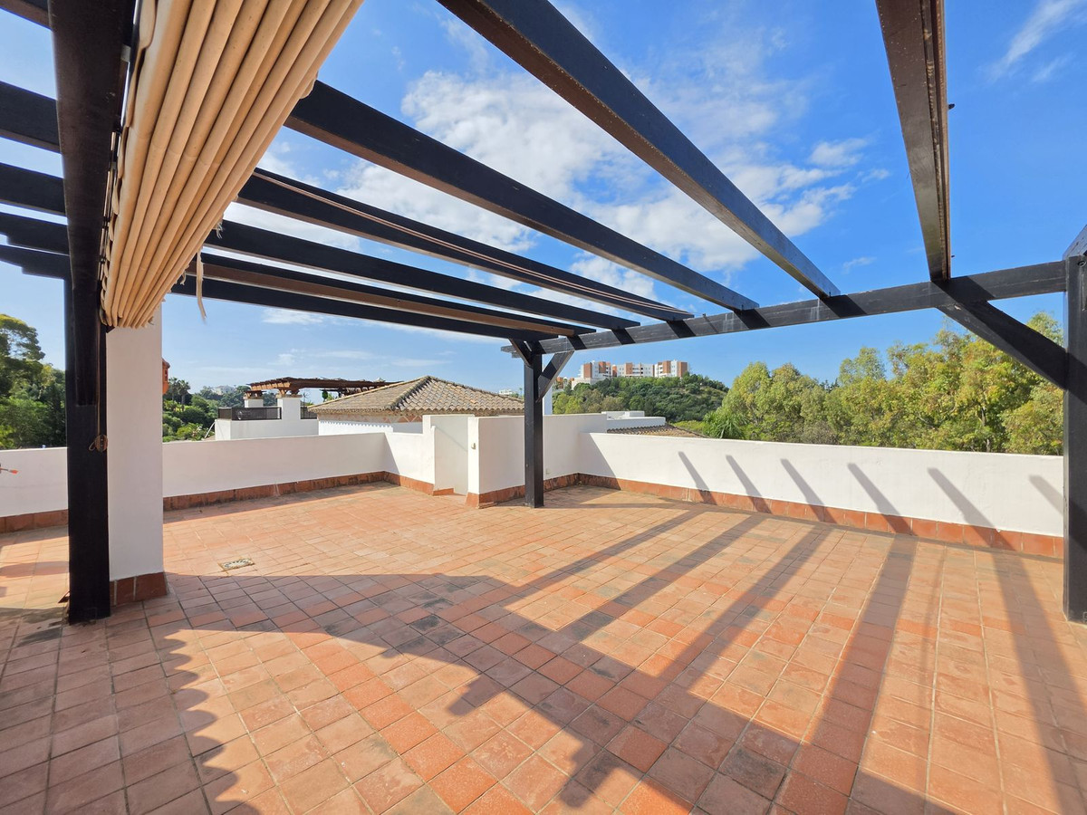 3 Bed Apartment for sale in Benahavís Costa Del Sol, Málaga, Spain