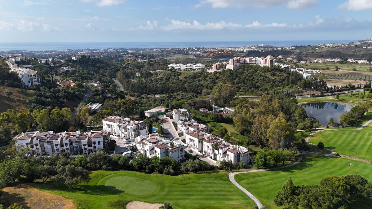 3 Bed Apartment for sale in Benahavís Costa Del Sol, Málaga, Spain