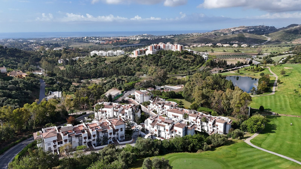 3 Bed Apartment for sale in Benahavís Costa Del Sol, Málaga, Spain