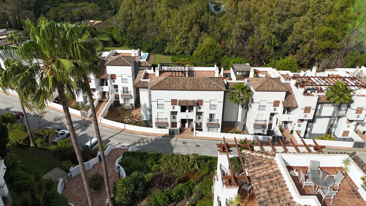 3 Bed Apartment for sale in Benahavís Costa Del Sol, Málaga, Spain