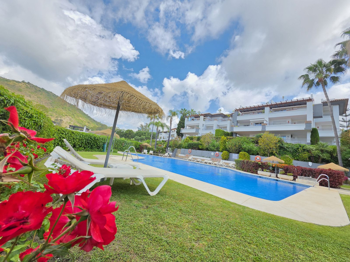 3 Bed Apartment for sale in Benahavís Costa Del Sol, Málaga, Spain