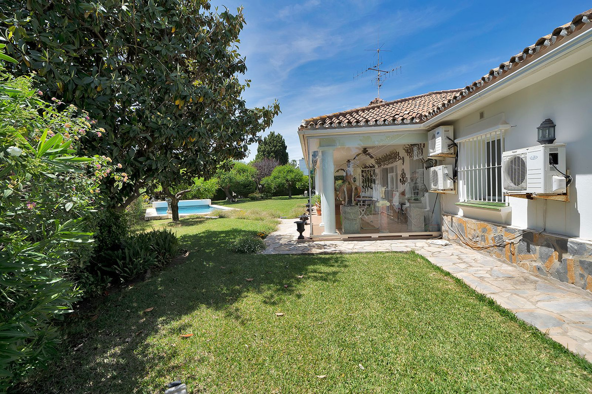 4 Bed Townhouse for sale in El Paraiso Costa Del Sol, Málaga, Spain