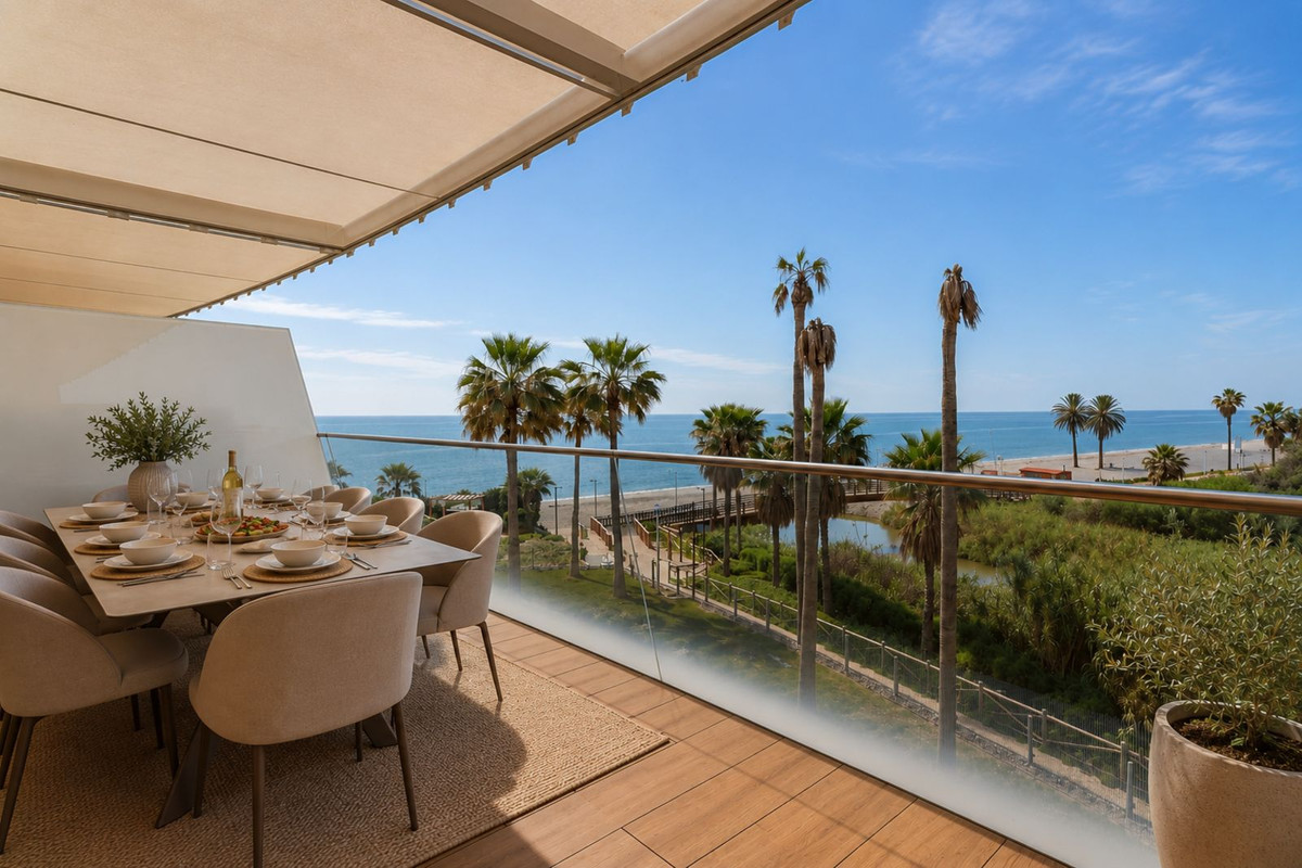 Se vende Apartamento Planta Media de 4 dormitorios en Costa Del Sol, Málaga, España