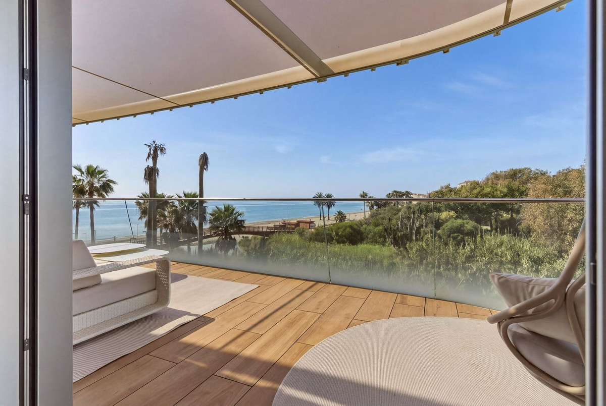 Se vende Apartamento Planta Media de 4 dormitorios en Costa Del Sol, Málaga, España
