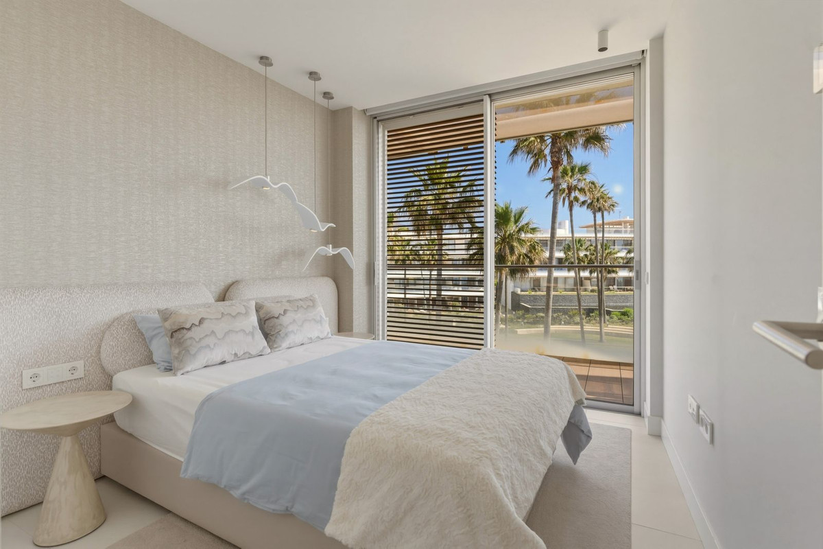 Se vende Apartamento Planta Media de 4 dormitorios en Costa Del Sol, Málaga, España
