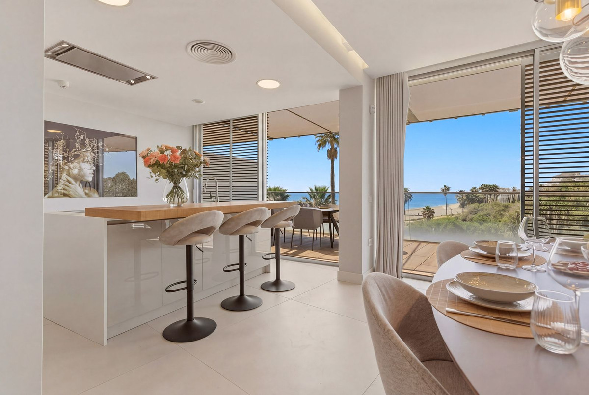Se vende Apartamento Planta Media de 4 dormitorios en Costa Del Sol, Málaga, España