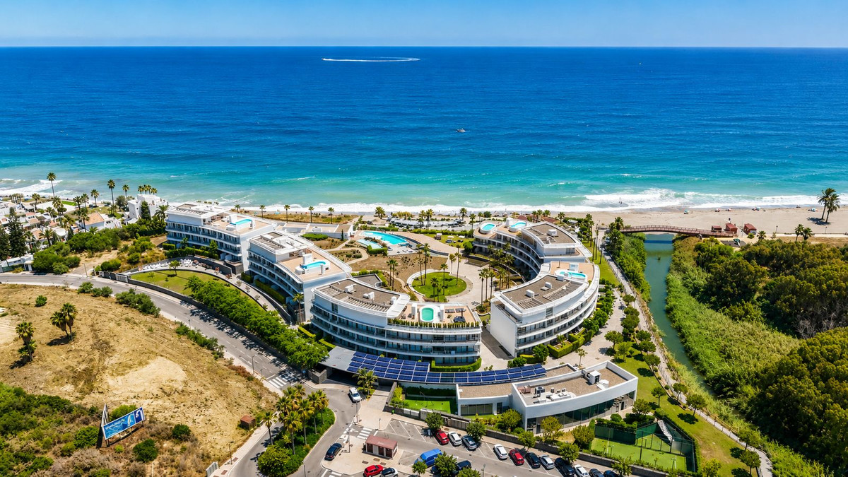Se vende Apartamento Planta Media de 4 dormitorios en Costa Del Sol, Málaga, España