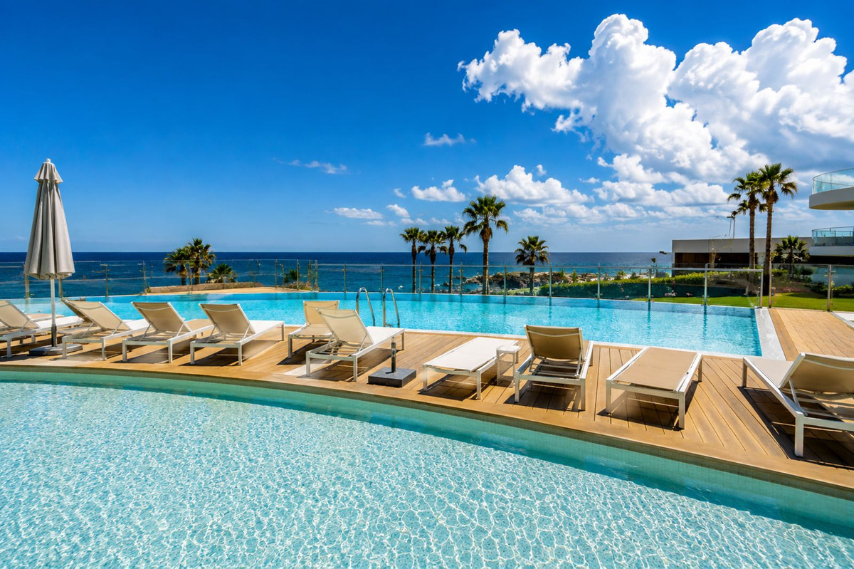 Se vende Apartamento Planta Media de 4 dormitorios en Costa Del Sol, Málaga, España