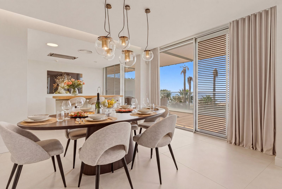 Se vende Apartamento Planta Media de 4 dormitorios en Costa Del Sol, Málaga, España