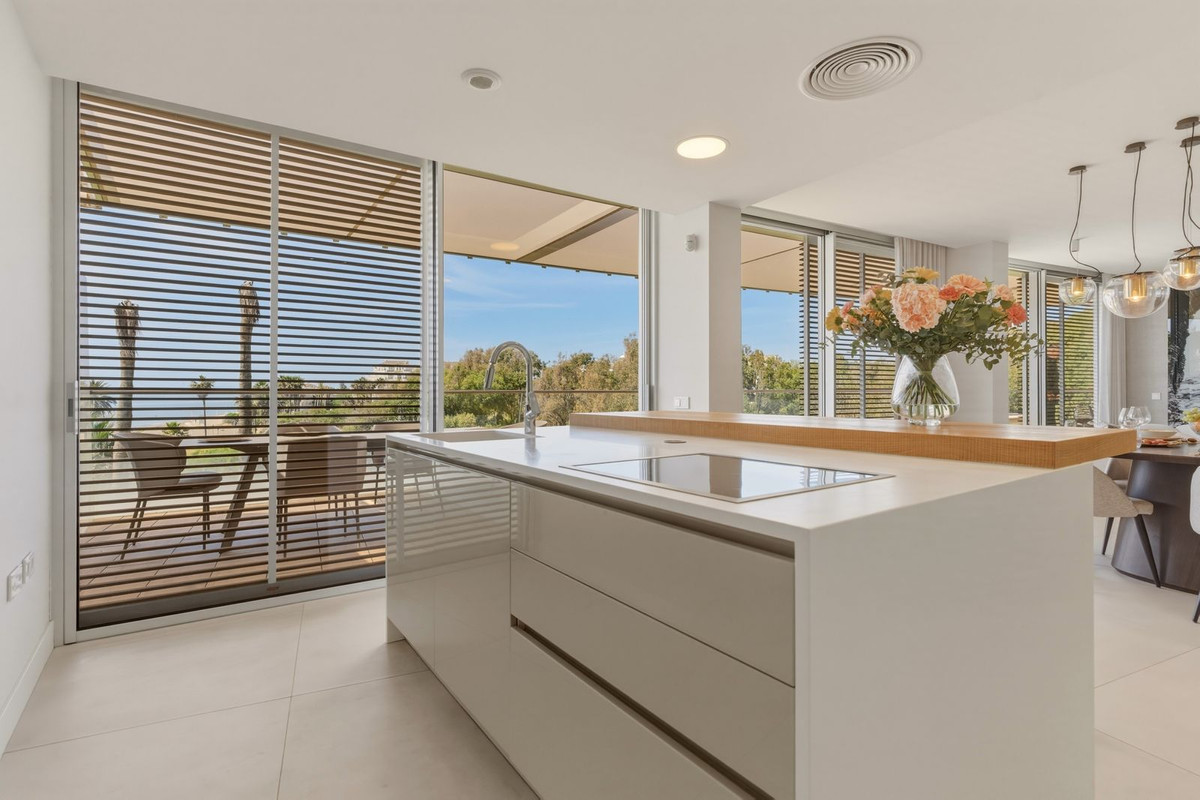 Se vende Apartamento Planta Media de 4 dormitorios en Costa Del Sol, Málaga, España