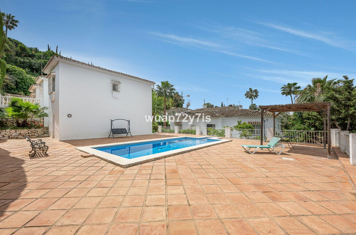 3 Bed Townhouse for sale in El Rosario Costa Del Sol, Málaga, Spain