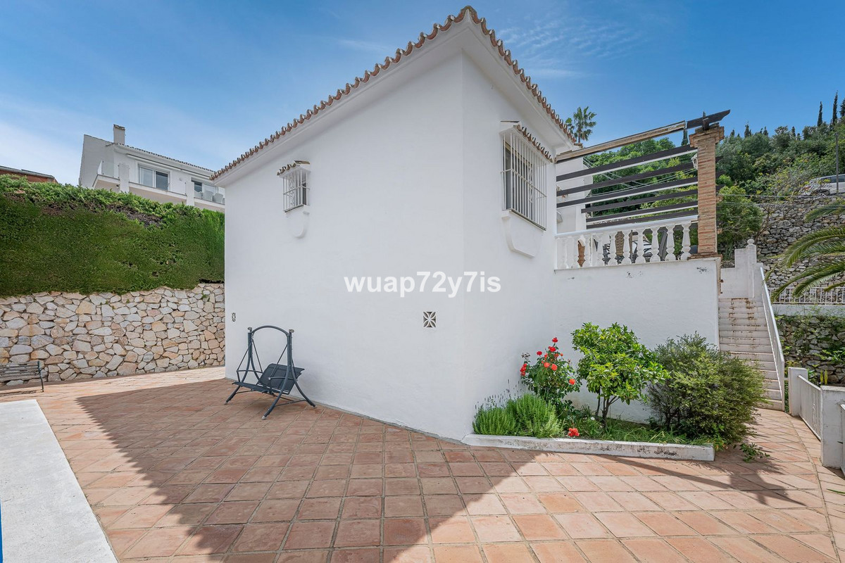 3 Bed Townhouse for sale in El Rosario Costa Del Sol, Málaga, Spain