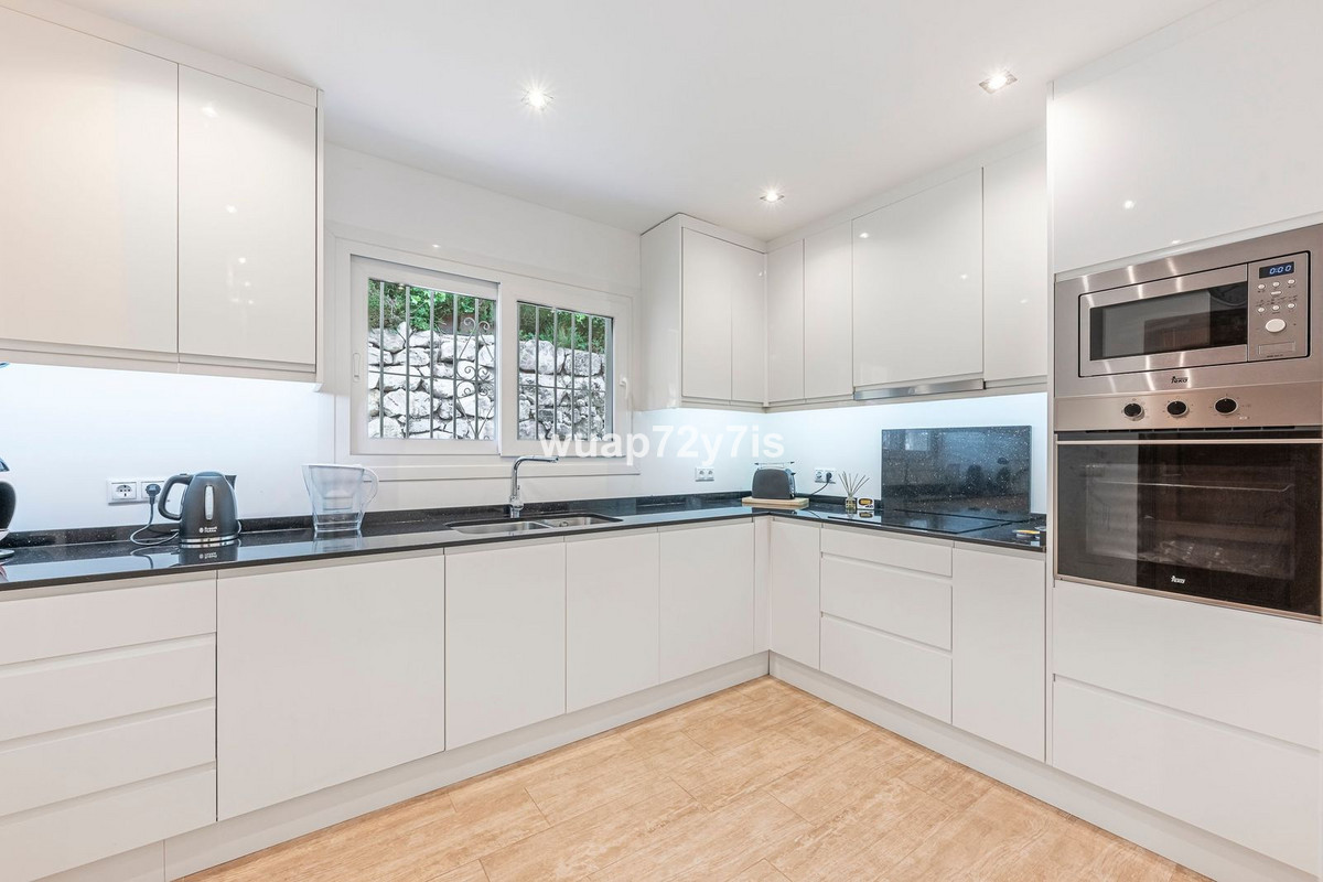 3 Bed Townhouse for sale in El Rosario Costa Del Sol, Málaga, Spain