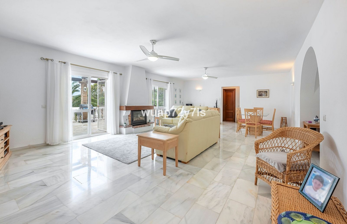 3 Bed Townhouse for sale in El Rosario Costa Del Sol, Málaga, Spain
