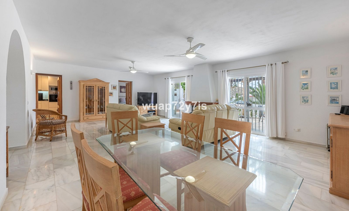 3 Bed Townhouse for sale in El Rosario Costa Del Sol, Málaga, Spain
