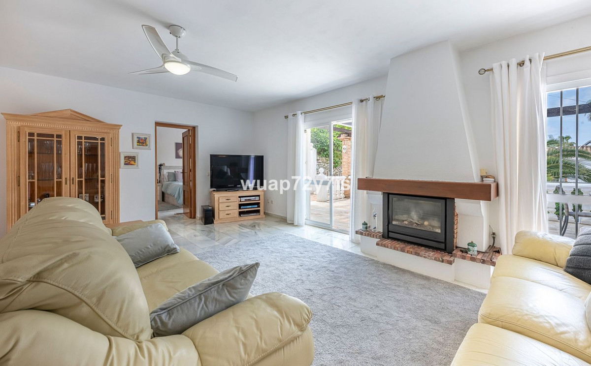 3 Bed Townhouse for sale in El Rosario Costa Del Sol, Málaga, Spain